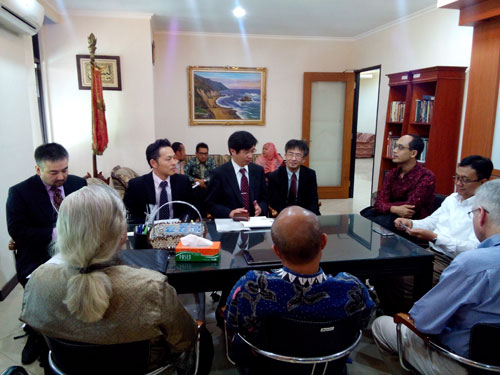 Pict. 2 JFBA delegation meeting with Faculty of Law Univeristas Indonesia Vice-Dean