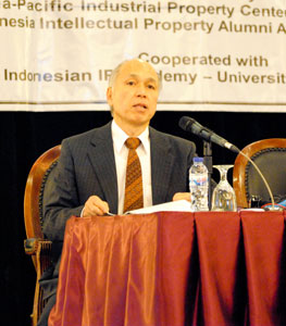 Mr. Takao Ogiya (Director General of APIC-JIPII)